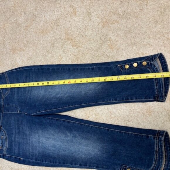 Charlie B Capri Peddle Pushers denim pants size: woman's 4 - Stretchy - Picture 5 of 7